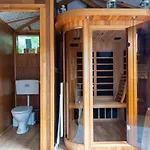 Charming Historical Cottage In Scarborough